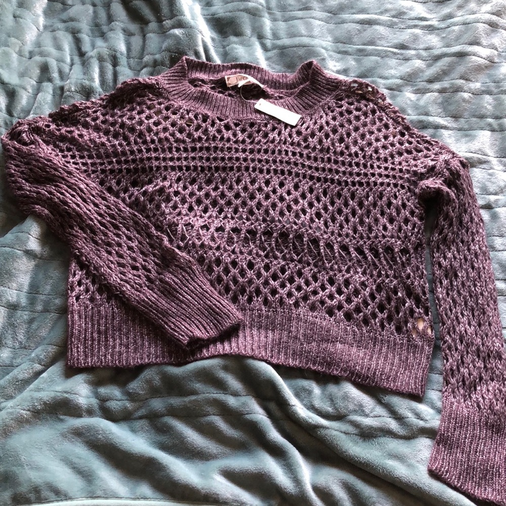 🌸 NWT Crochet Long sleeve top